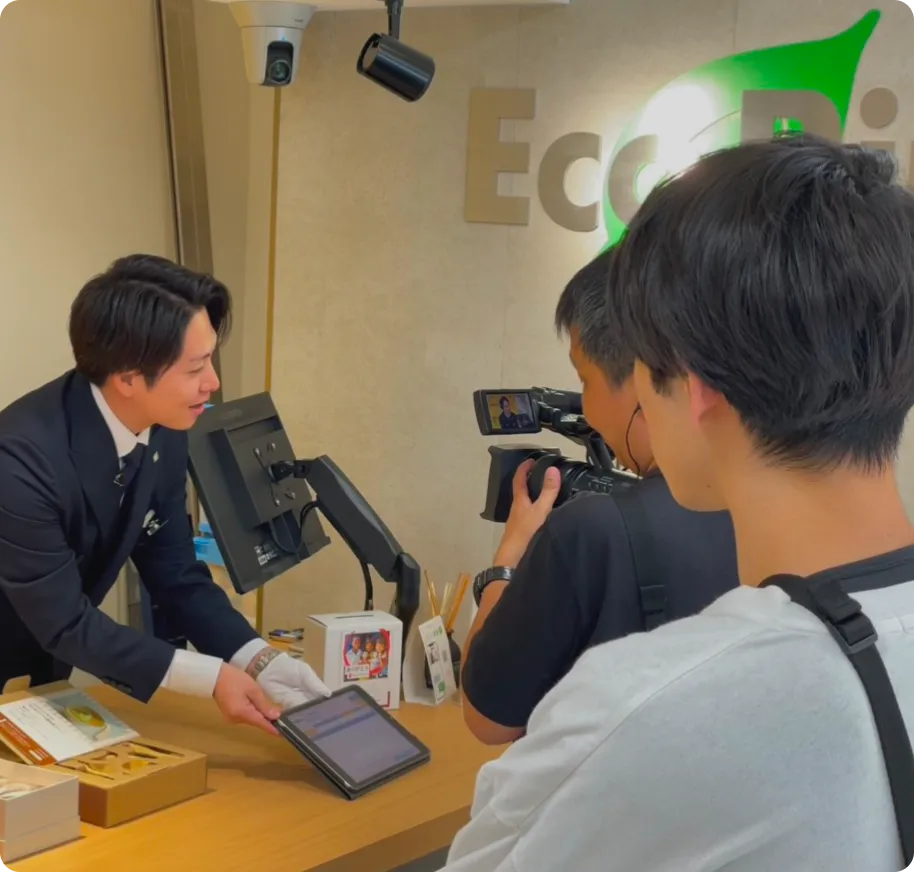 エコリング店舗のデジタルサイネージ 3